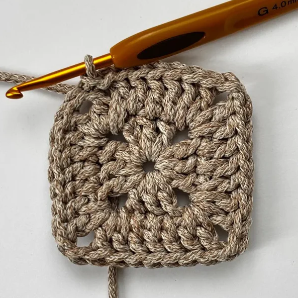 Patron de sac cabas en carrés Granny au crochet, idéal pour débutants (PDF)