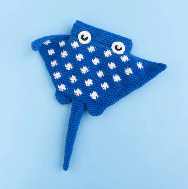 #015 Raie Rune | Patron PDF d'amigurumi et de pochette au crochet